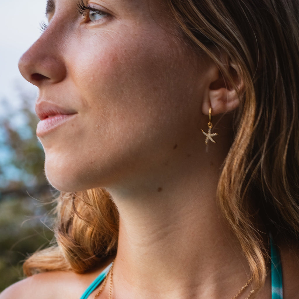 Nayeli Starfish Charm Hoop Earrings